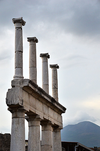 Pompei: Il Foro di Pompeii ed il Vesuvio