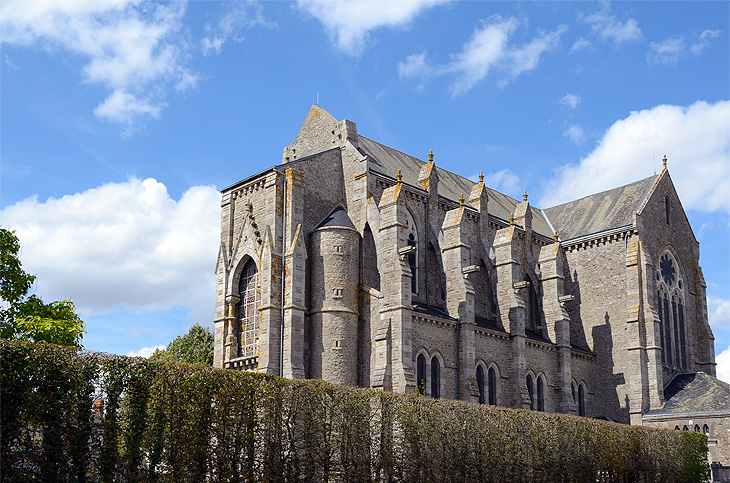 Chapelle-Saint-Laurent: Basilique Notre-Dame de Pitié