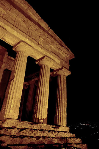 Agrigento - Valle dei Templi: Tempio della Concordia by night