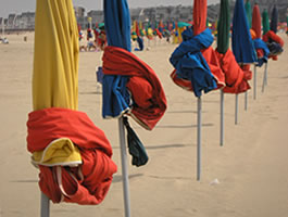 Deauville: ombrelloni sulla spiaggia