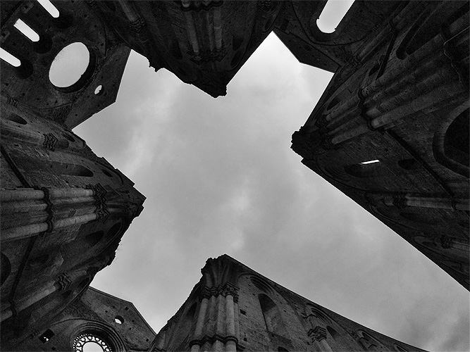 Abbazia San Galgano: La croce