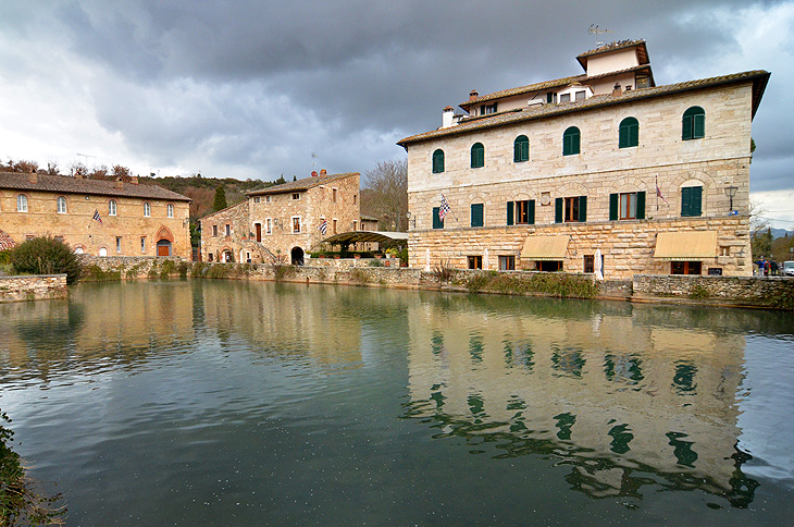 Bagno Vignoni: Vasca sorgente