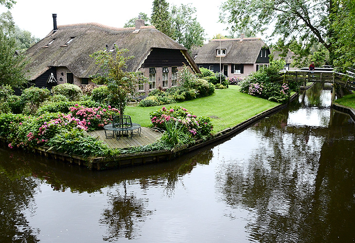 Giethoorn: Canali tra i giardini