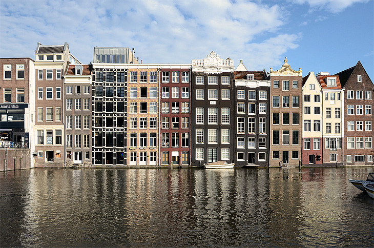 Amsterdam: Dancing Houses