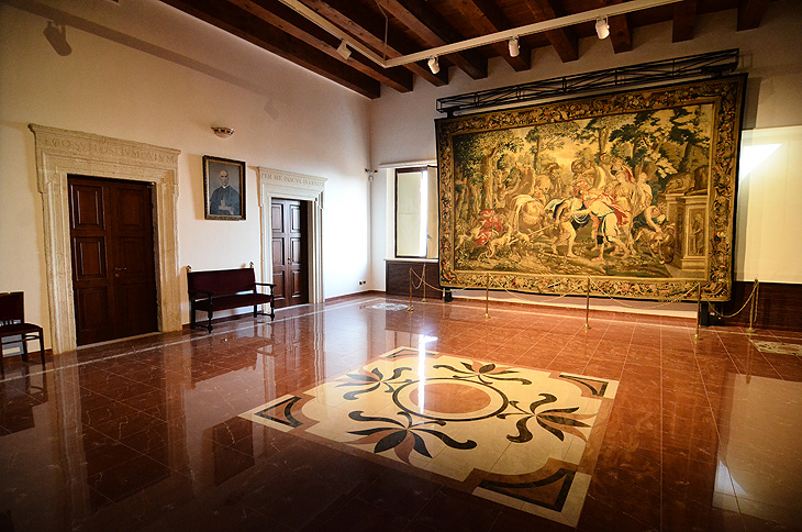 Museo Diocesano: Arazzo di Gerace