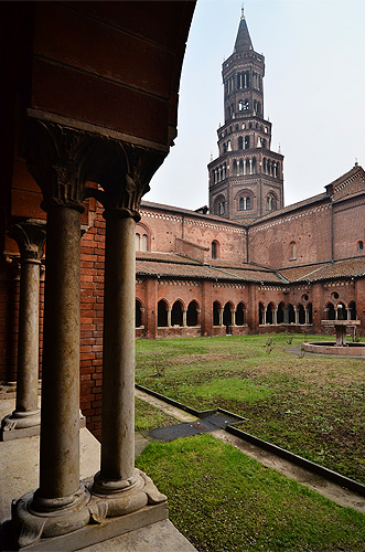 Abbazia di Chiaravalle: Chiostro