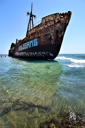 Valtaki beach: Dimitrios Shipwreck