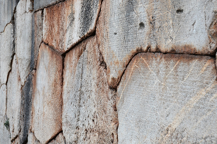 Delfi: Muro poligonale