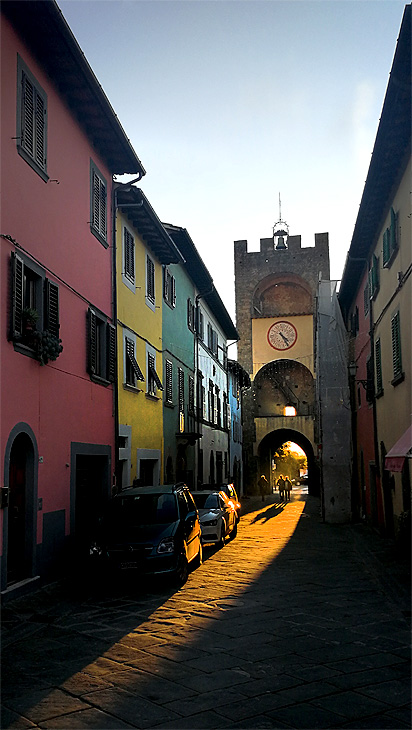 Castelfranco Piandiscò: Torre d'Arnolfo e Porta Campana