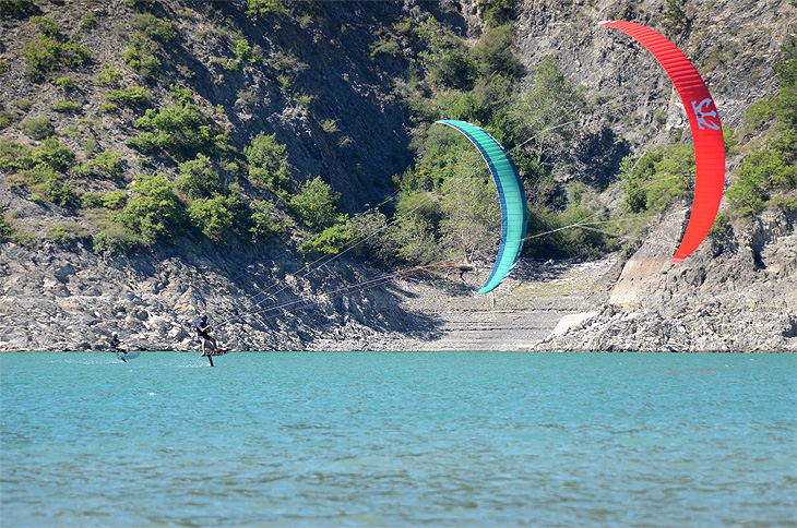 Lac de Serre-Ponçon: Kite foilboarding