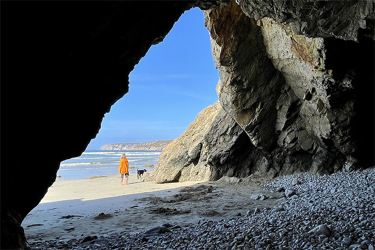 Plage de Kersiguénou: Grotta