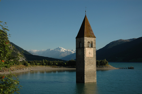 Lago di Resia: Campanile sommerso di Curon Venosta